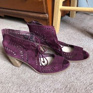 Vince Camuto Purple Suede Heels 12M